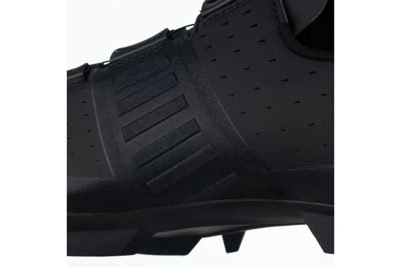 Fizik X3 Vento Overcurve MTB Shoes In Red/Black 3 Fizik X3 Vento Overcurve MTB Shoes In Red/Black - Image 3