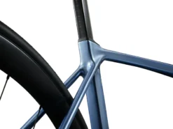 Giant TCR Advanced 0 DI2 Road Bike In Gloss Frost Silver/Cold Iron 7 Giant TCR Advanced 0 DI2 Road Bike In Gloss Frost Silver/Cold Iron -De Ver Cycles Shop my25tcradvanced0 pc colorafrostsilver d 5